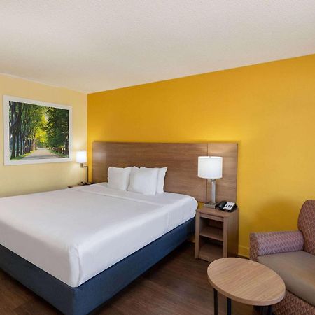 Days Inn By Wyndham Florence/I-95 North Luaran gambar