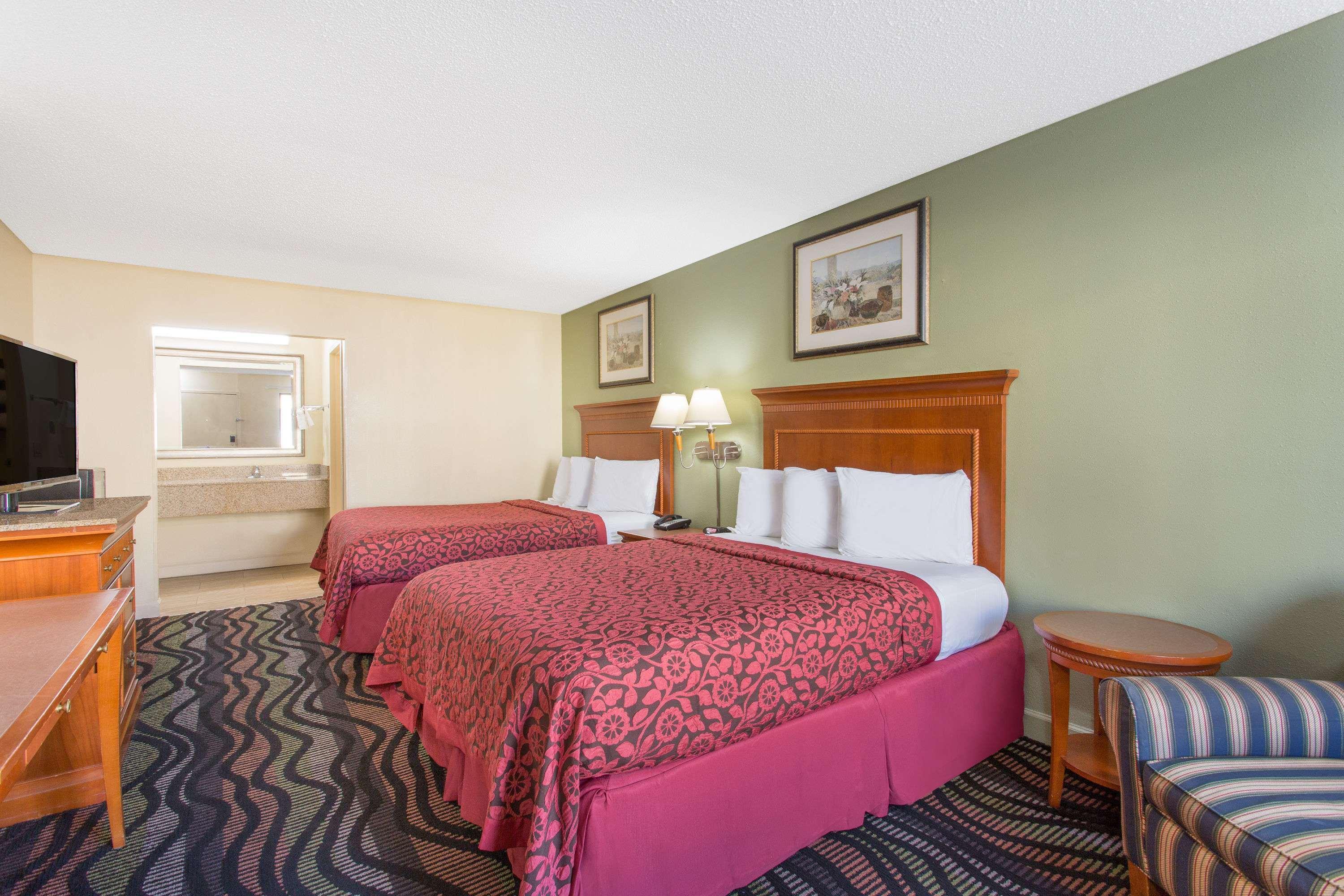 Days Inn By Wyndham Florence/I-95 North Luaran gambar