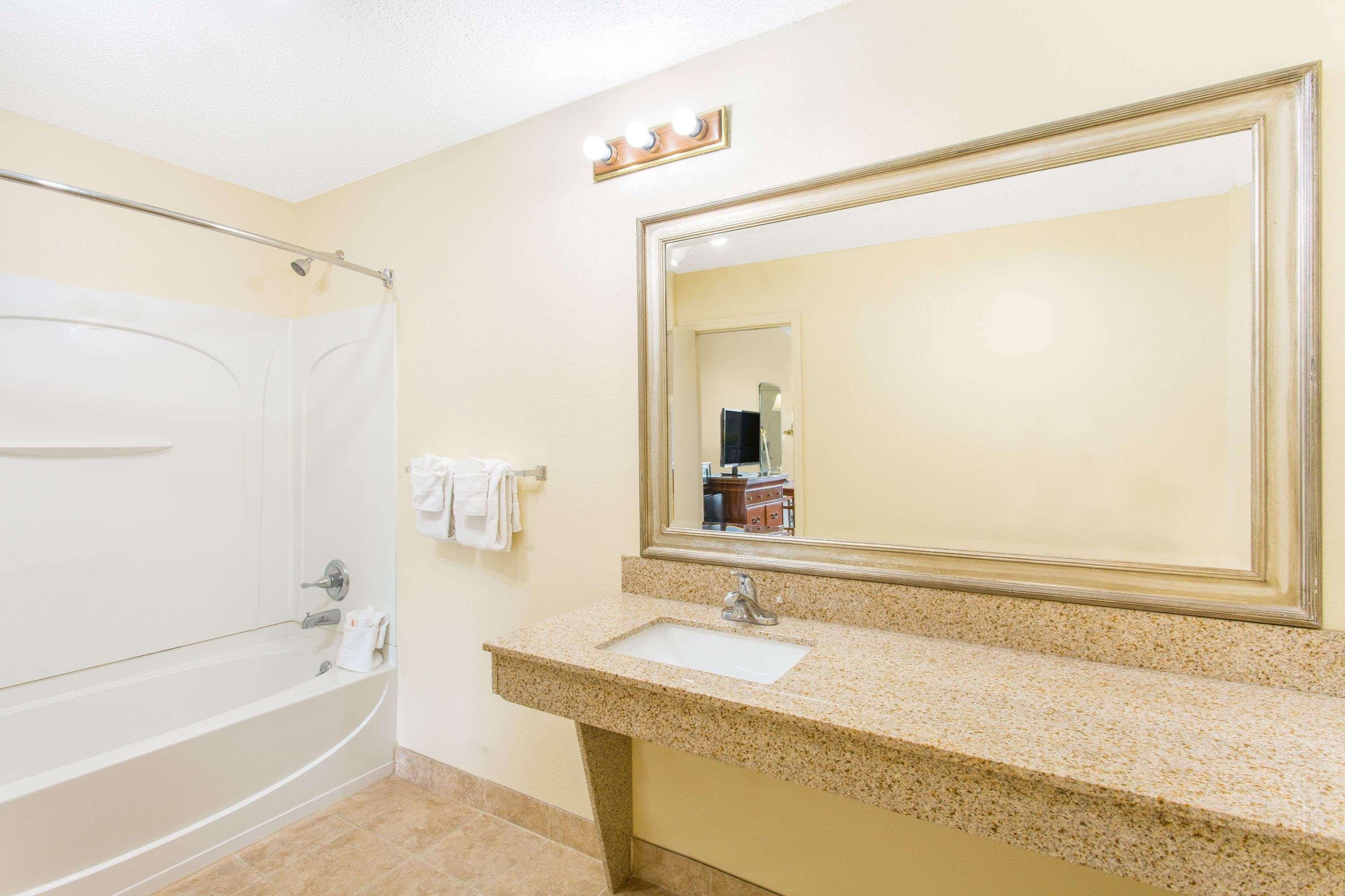 Days Inn By Wyndham Florence/I-95 North Luaran gambar