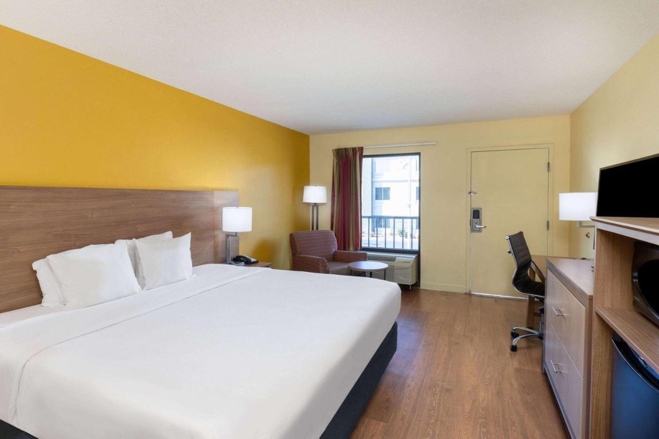 Days Inn By Wyndham Florence/I-95 North Luaran gambar