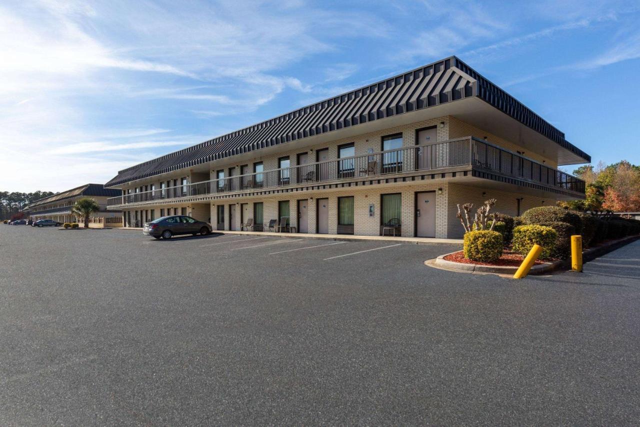 Days Inn By Wyndham Florence/I-95 North Luaran gambar