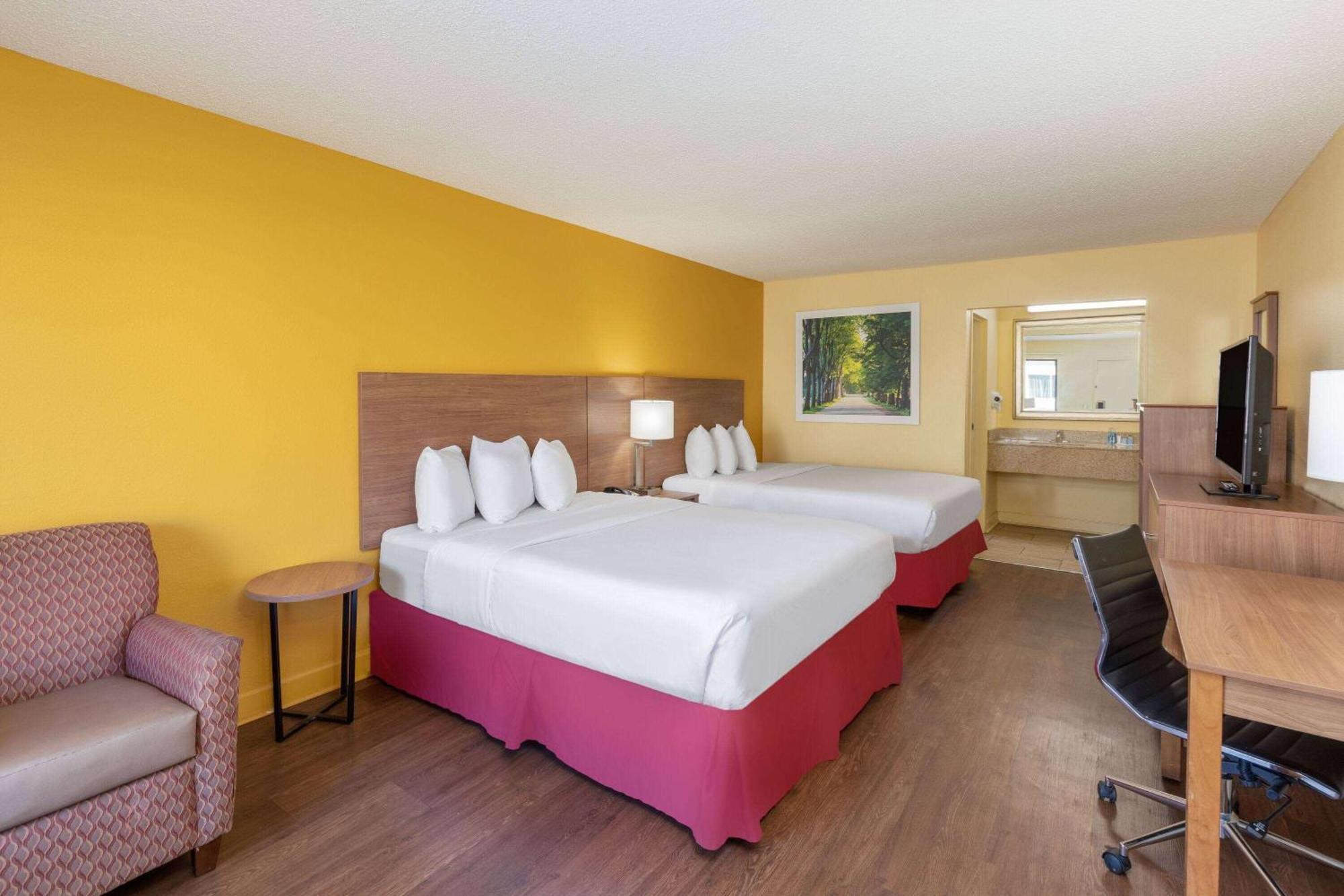Days Inn By Wyndham Florence/I-95 North Luaran gambar