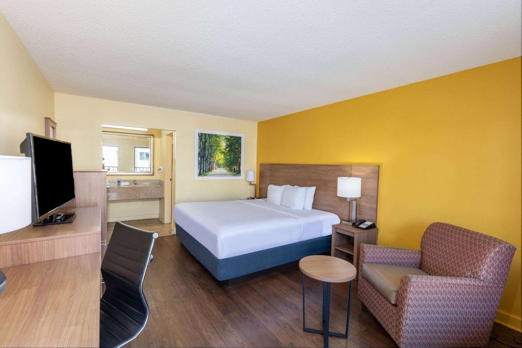 Days Inn By Wyndham Florence/I-95 North Luaran gambar