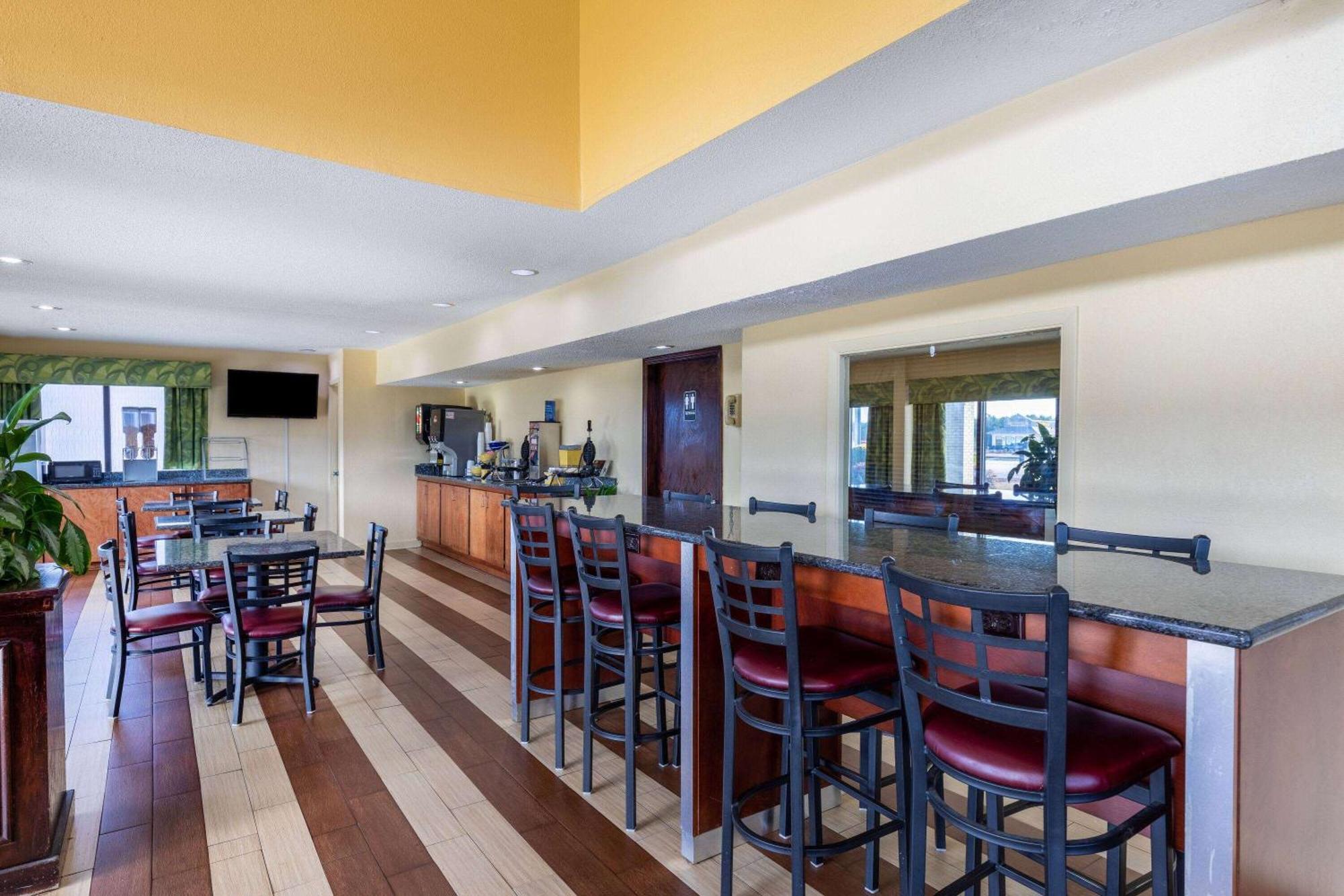 Days Inn By Wyndham Florence/I-95 North Luaran gambar