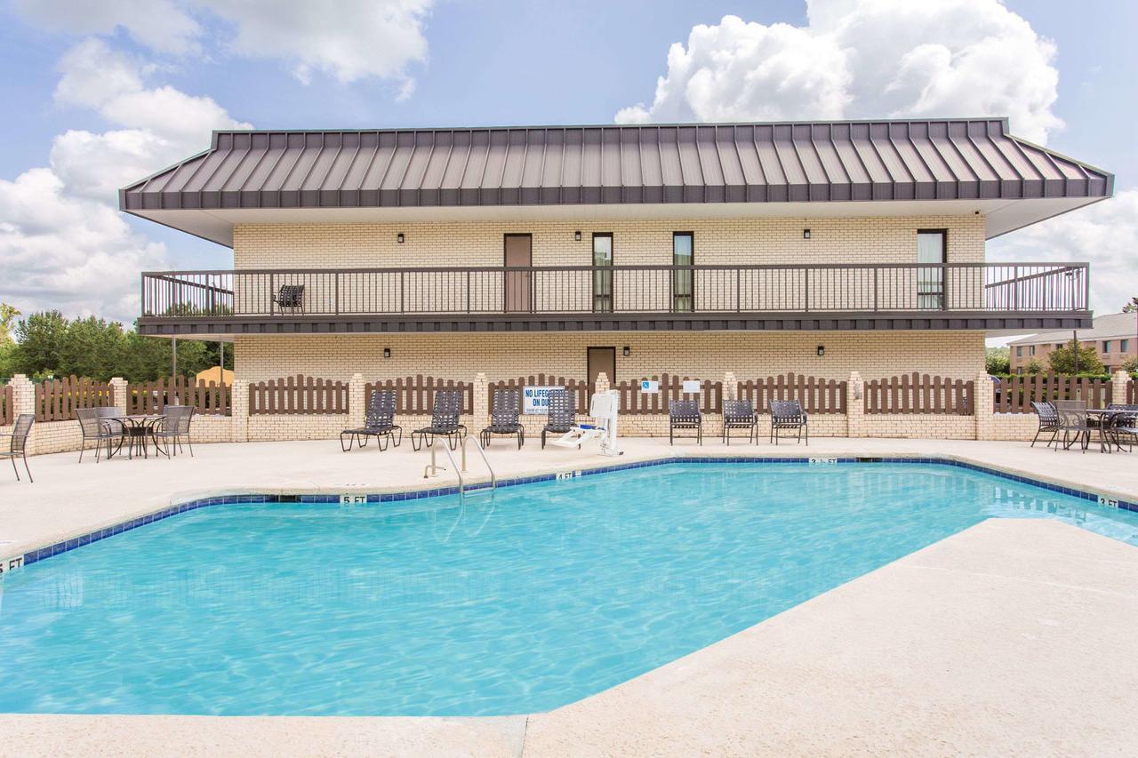 Days Inn By Wyndham Florence/I-95 North Luaran gambar