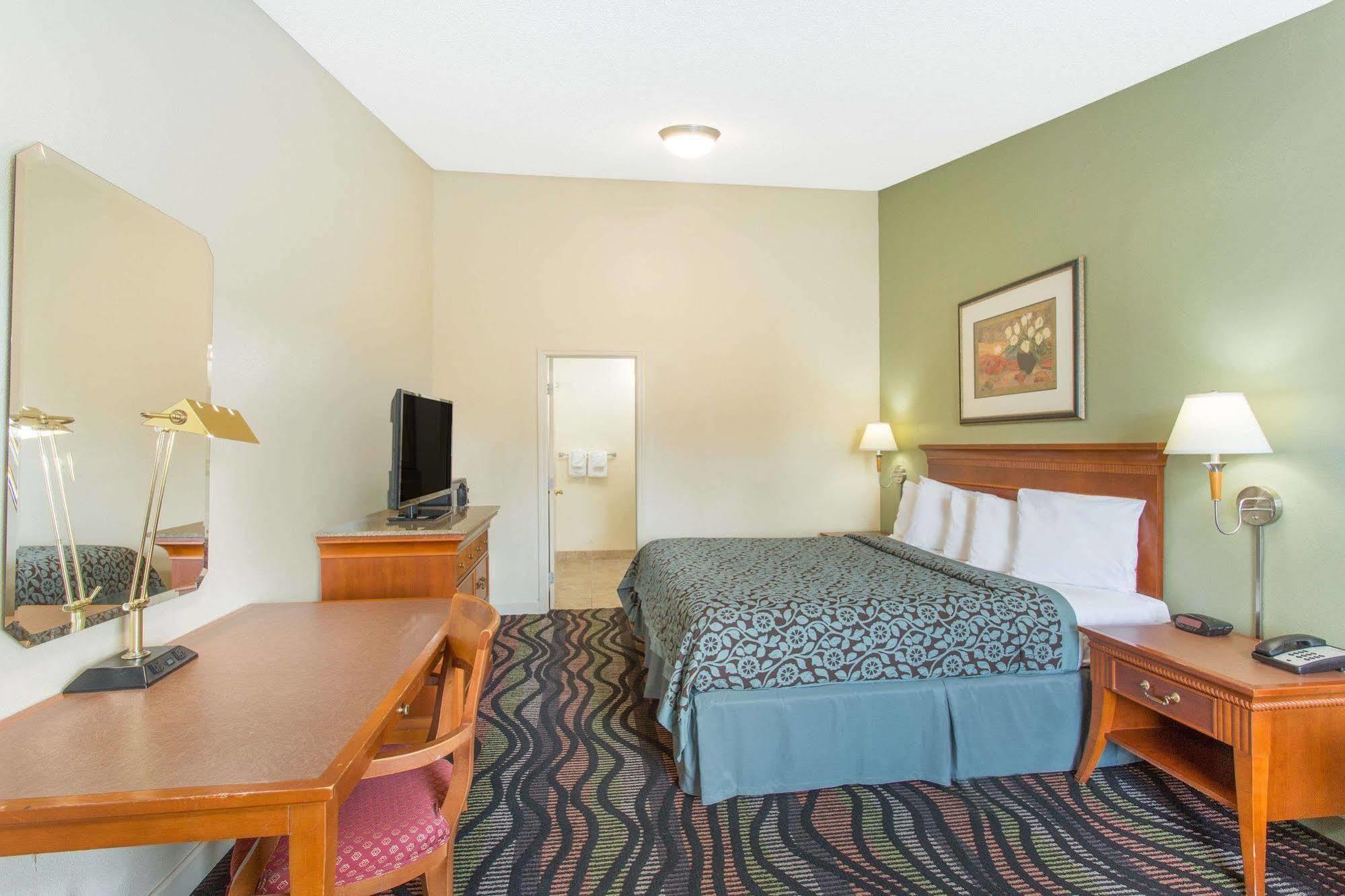 Days Inn By Wyndham Florence/I-95 North Luaran gambar