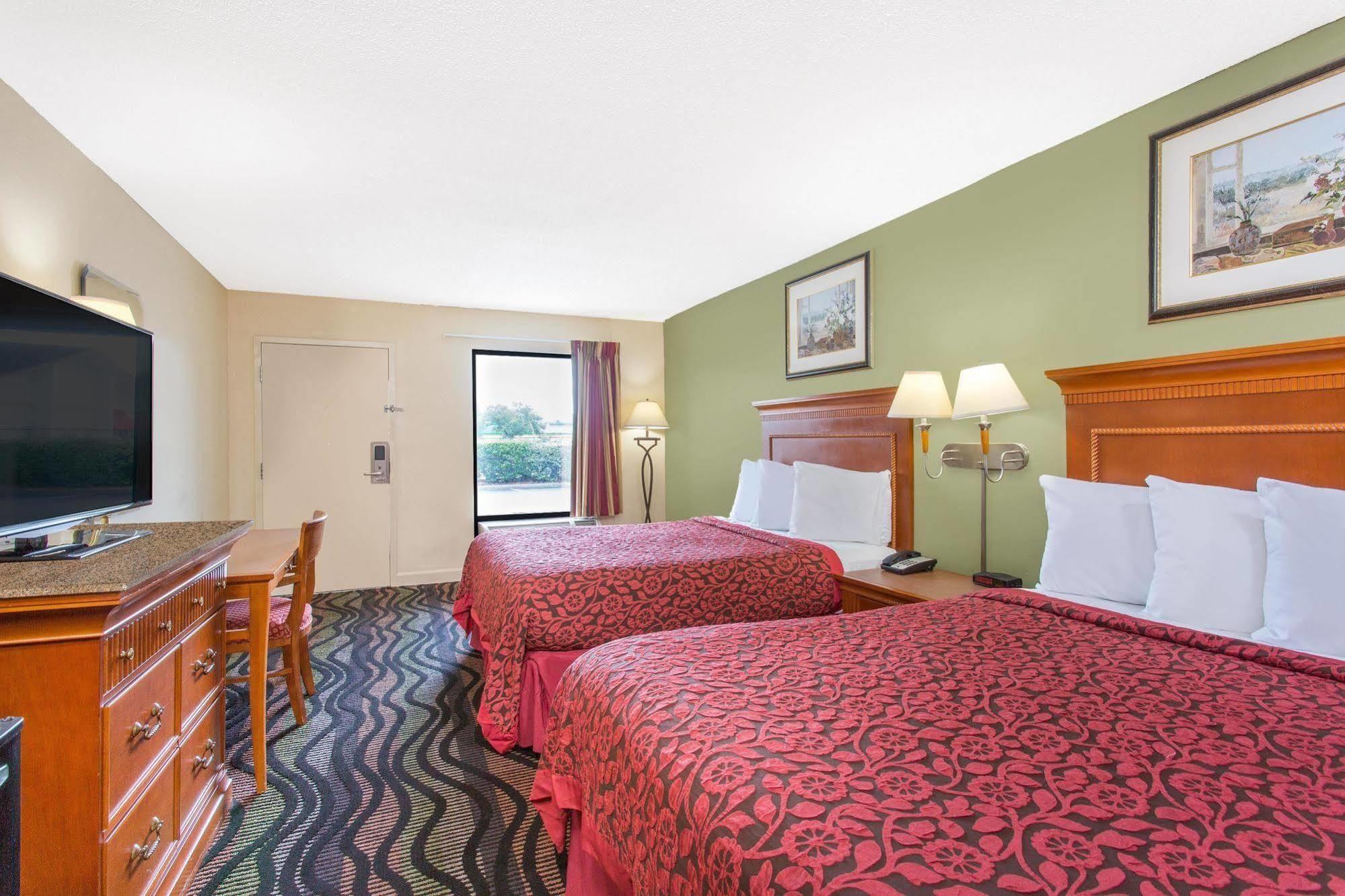 Days Inn By Wyndham Florence/I-95 North Luaran gambar